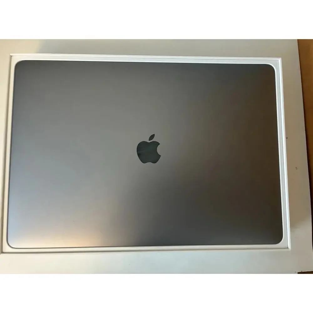 Apple MacBook Pro 16 Inch Core i9 16GB 500 Go Gray + Win 10 USB + Win 11 DVD